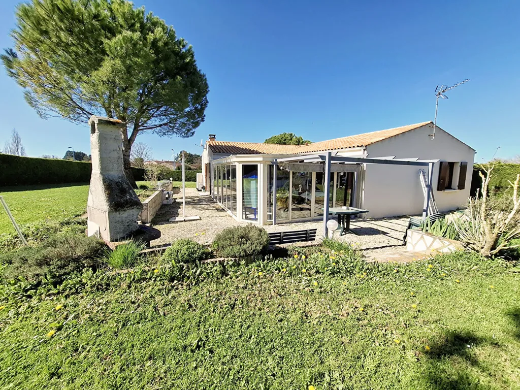 Jardin - Pavillon avec Piscine à Courant