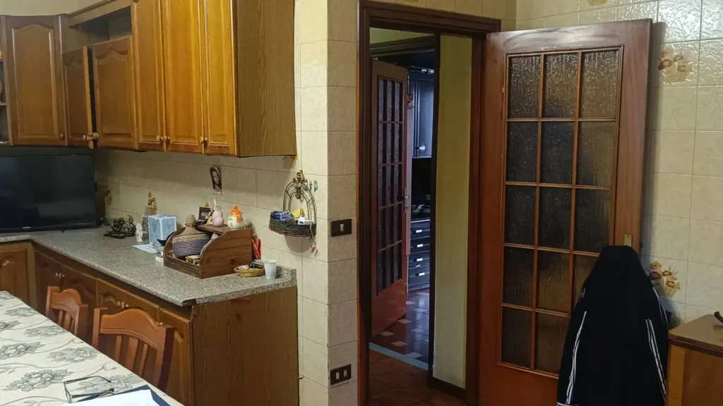Cuisine - Quadrilocale with Balcony in Acerra
