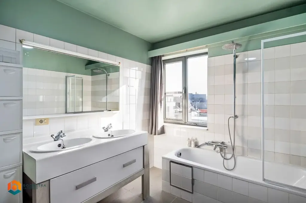 Vannitoad - Mixed-Use Property with Duplex in Putte Centre