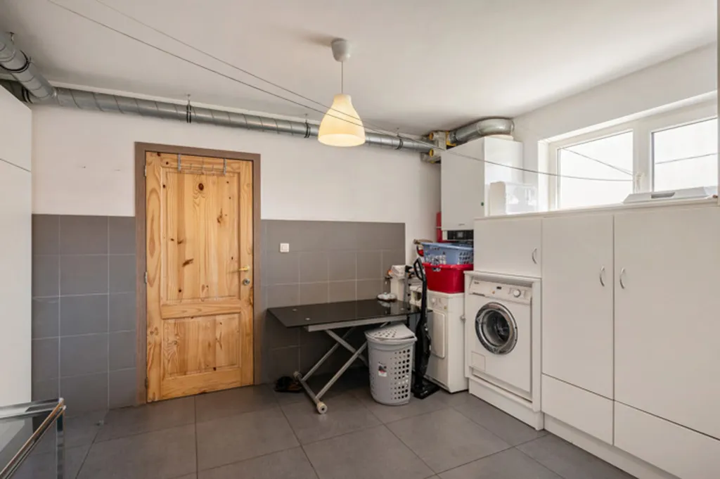 Pesuköök - Spacious Apartment with Garden in Mol