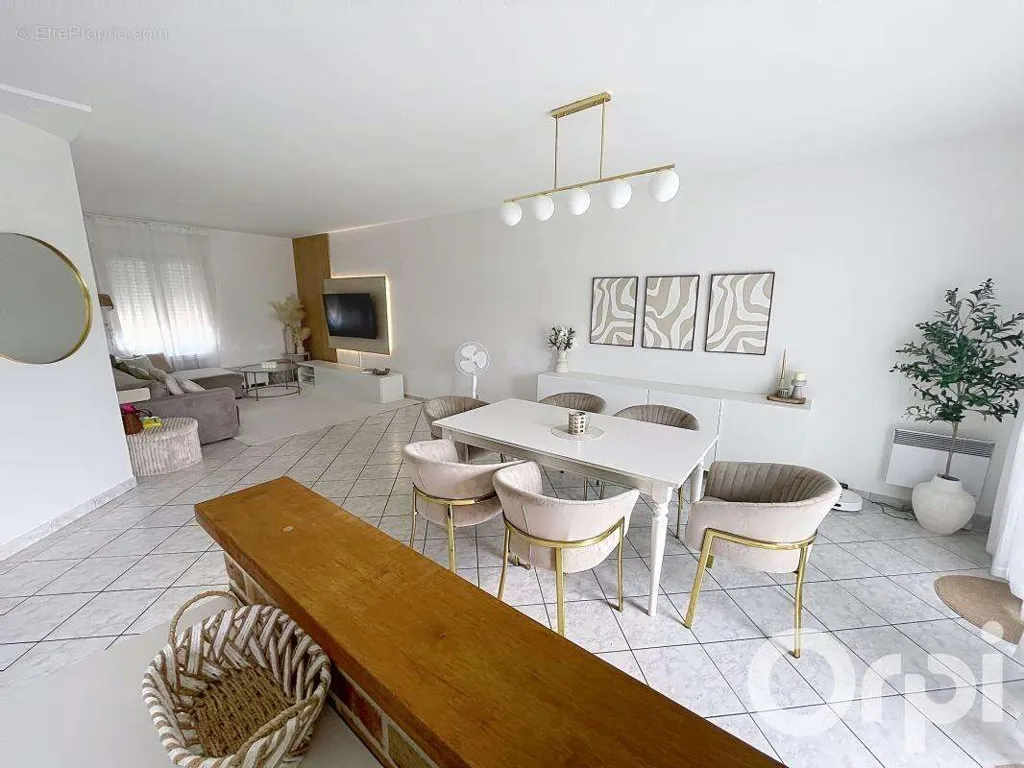 Salle à manger - Immeuble Mixte avec Atelier et Appartement Loué à Saulx-les-Chartreux
