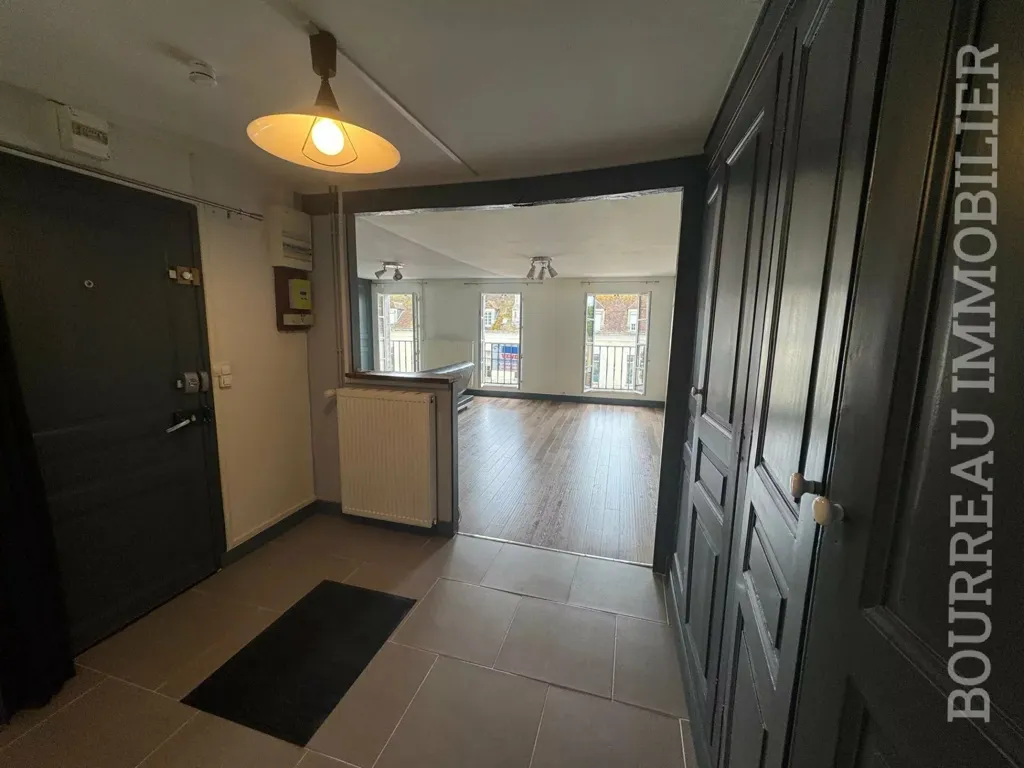 Entrée - Appartement de rez-de-chaussée avec balcon à Joigny