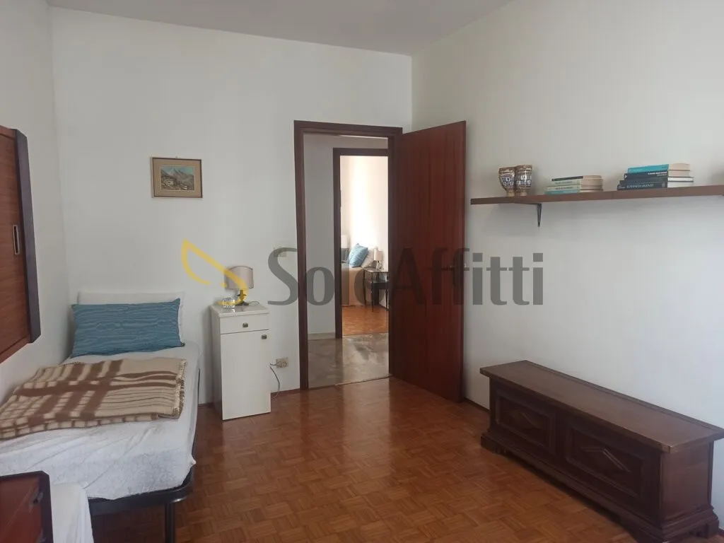 Chambres - Armed Tricamere with Terraces in Via Colonna