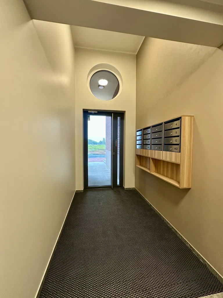 hallway_entrance