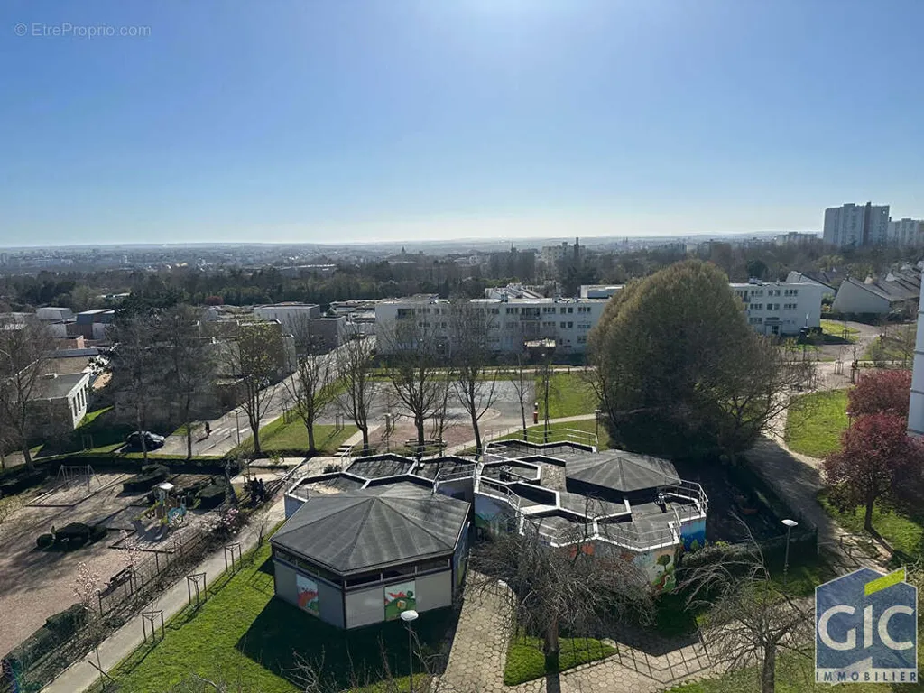 Õhuvaade - Large 2-Bed Flat with Panoramic View in Herouville