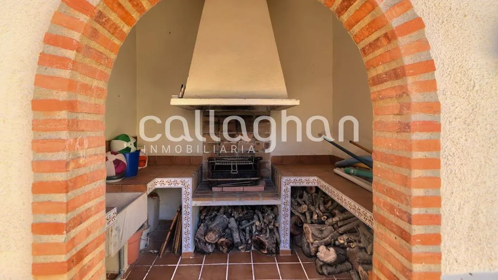 Terrace - Luxury Detached House with Pool in Paterna