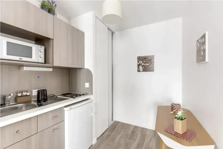 Cucina - 2-Bed Apartment with Balcony in Challans
