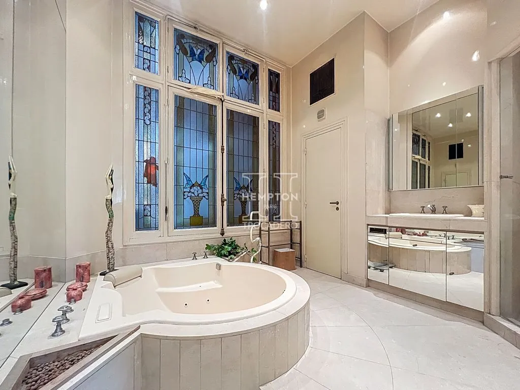 Salles de bain - Appartement Luxueux de 10 Pièces à La Muette, Paris