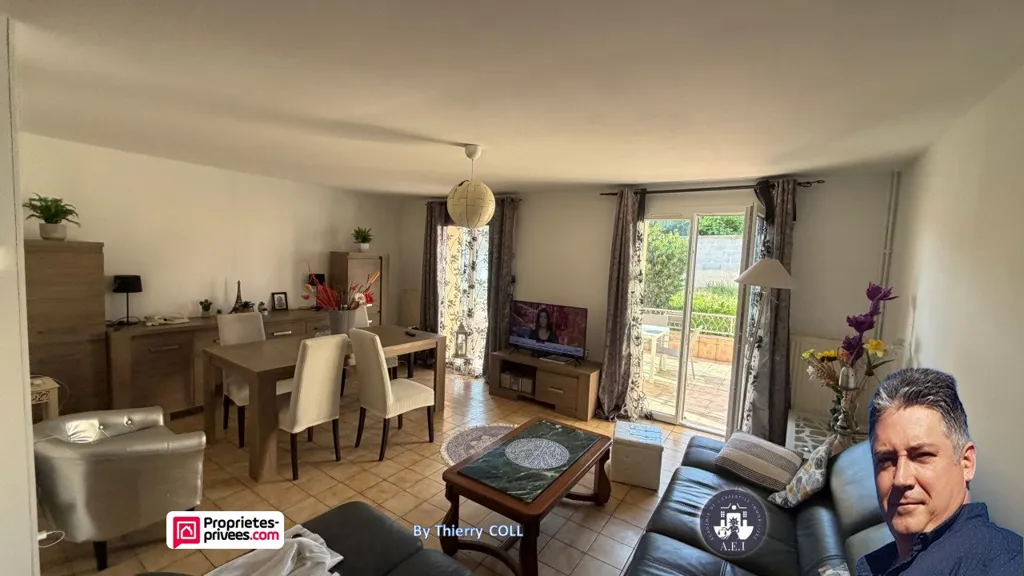 Soggiorno - House with Garden in Saint-Fons