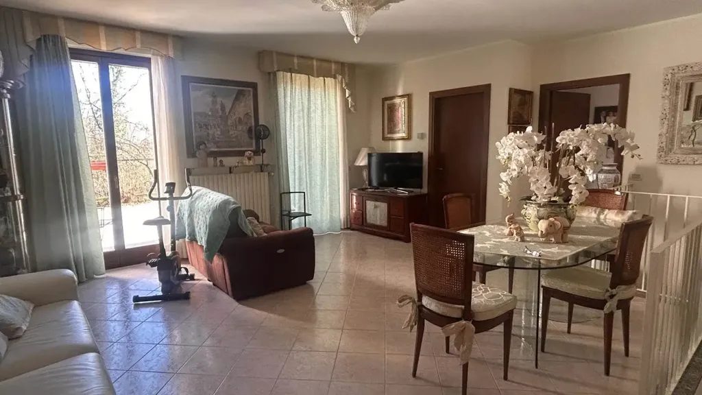 Salle à manger - Villa with Garden in Gambolo', Belcreda