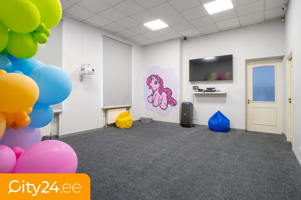 Toad - Office Space with Direct Street Access in Riga