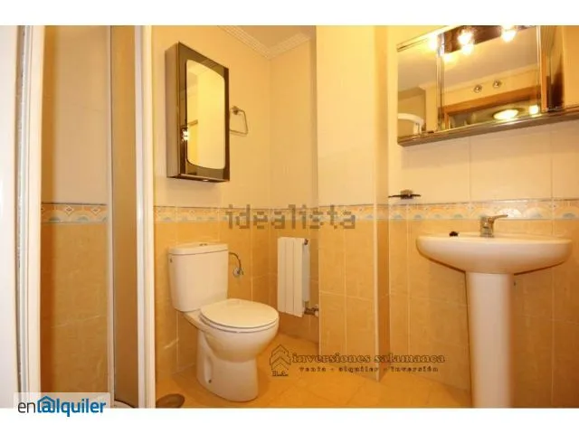 Salles de bain - Student-Friendly Flat with Balcony in Barrio Blanco