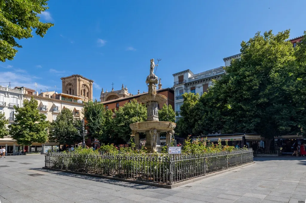 Apartment with Plaza Views in Granada Centre