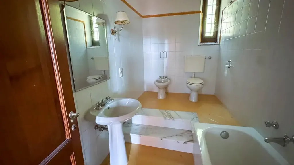 Salles de bain - Rustic Terraced House with Garden in Scandicci