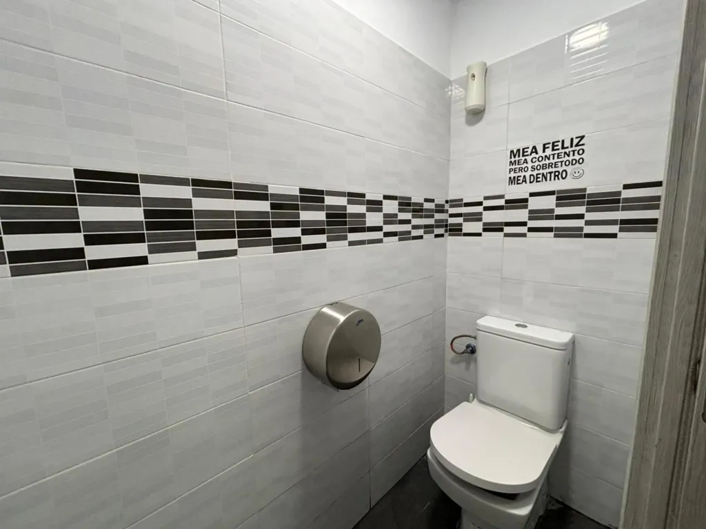 Bathrooms - Bar-Restaurant with Terrace in Pinar de Jalón
