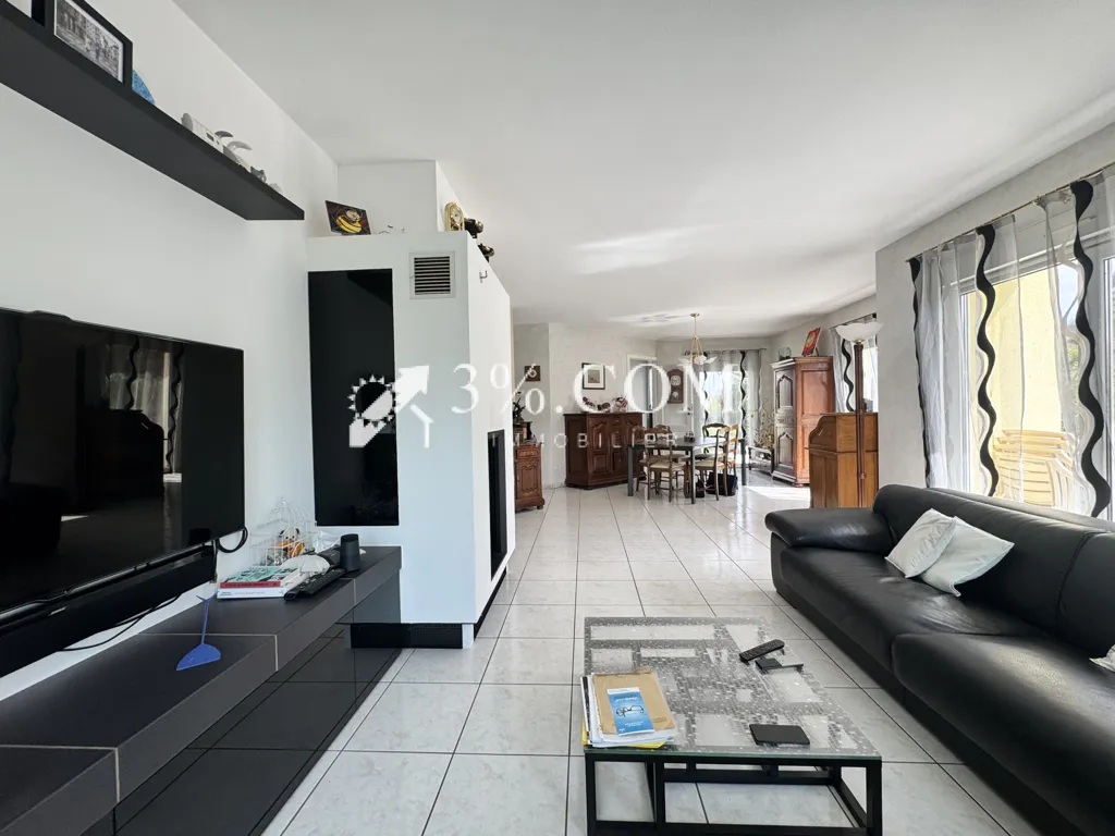 Séjour - Maison Contemporaine avec Piscine à Olwisheim