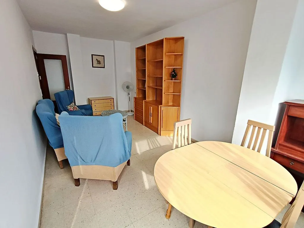 Sala da pranzo - Student Flat with Balcony in Central Location