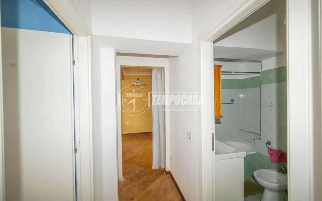 Vannitoad - Trilocale with Garage in Messina