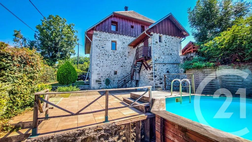 Bassein - Historic Manor with Pool in Grésy-sur-Aix