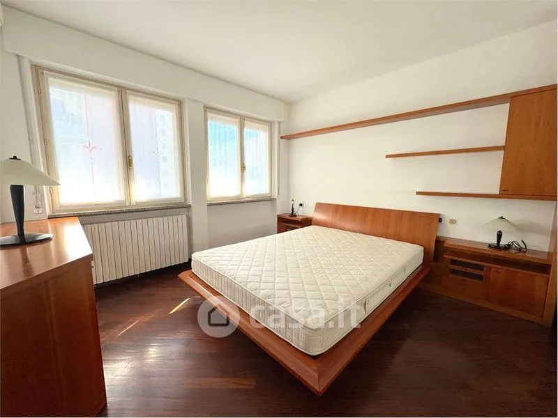 Magamistoad - 4-Room Apartment with Balcony in Novara