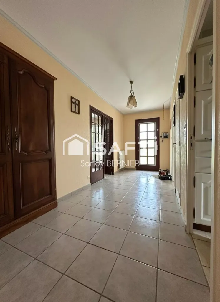 Ingresso - Villa with Studio and Forest Access in Nouaille-Maupertuis