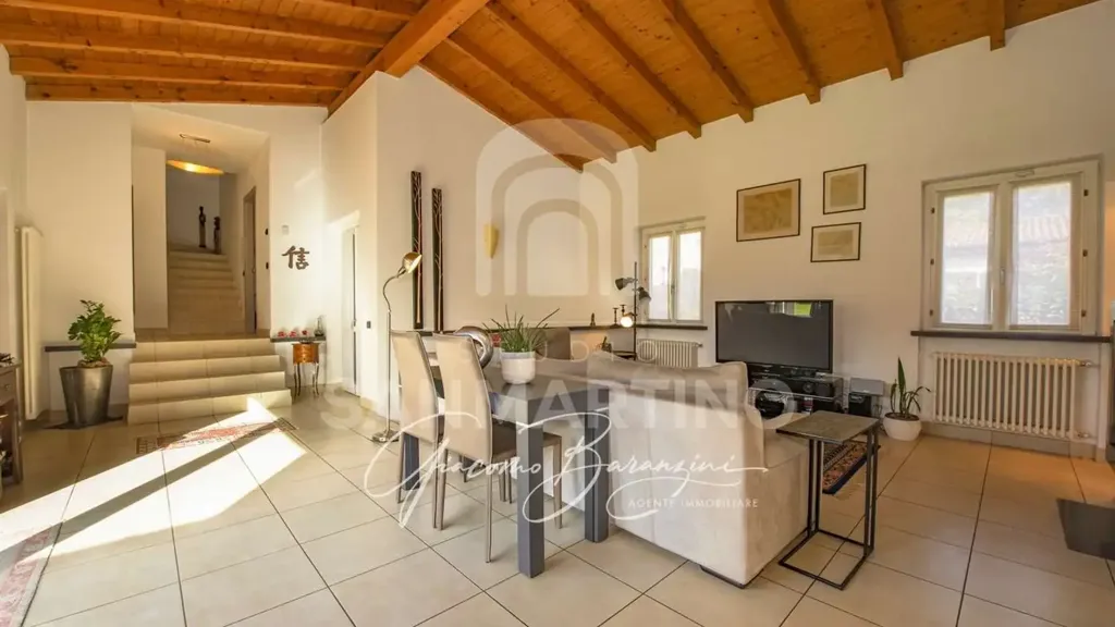 Séjour - Villa with Garden in Travedona-Monate