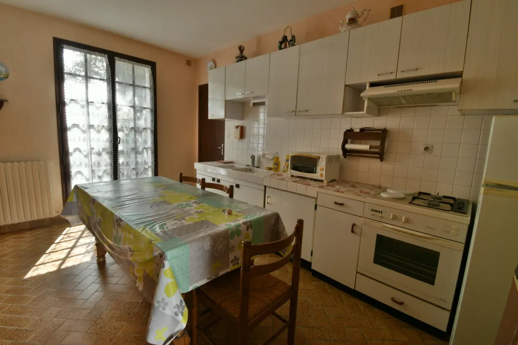 Köök - House with Garden near Chatelain, Charente Maritime