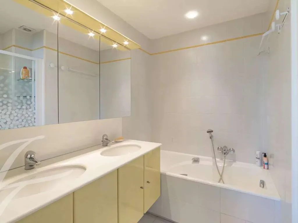 Vannitoad - Apartment with Sea View in Cannes