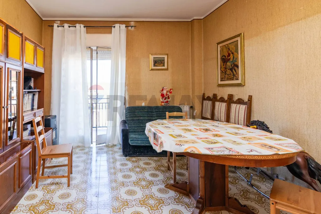 Söögituba - Apartment with Balcony Views in San Giovanni la Punta
