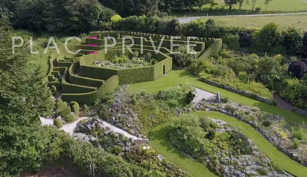 Õhuvaade - Luxury Cottage with Sculpted Garden in Berchigranges
