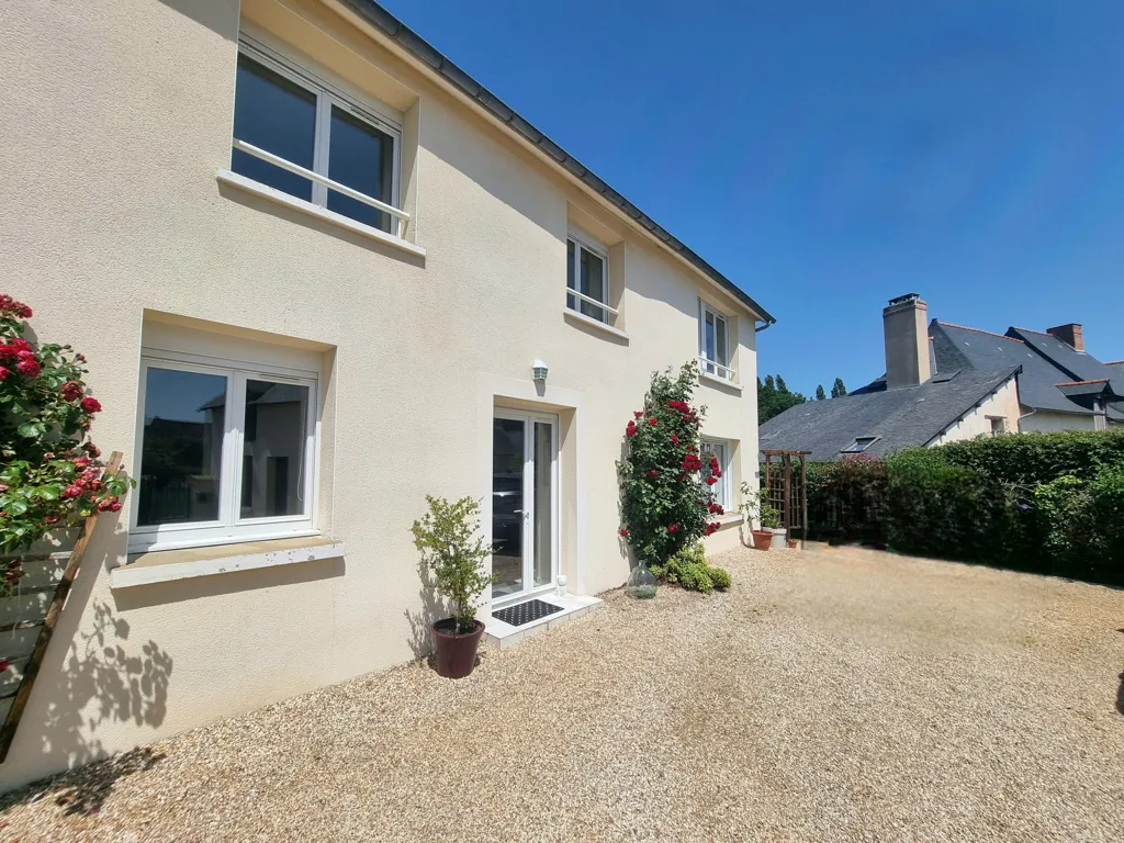 Extérieur - Maison Charmante avec Jardin à Saint-Erblon