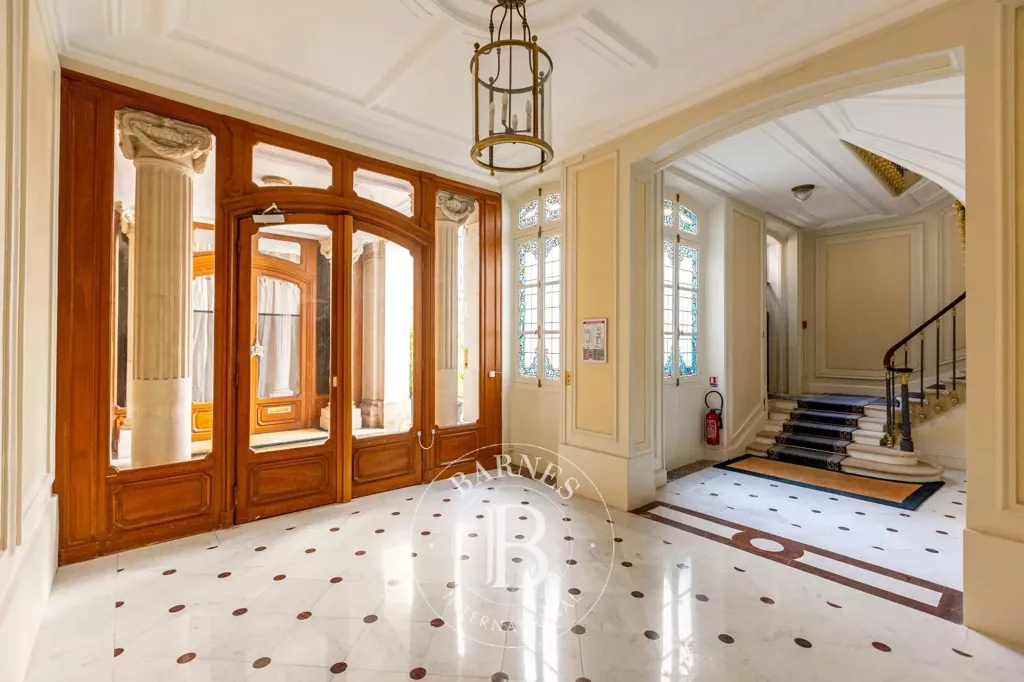 hallway_entrance