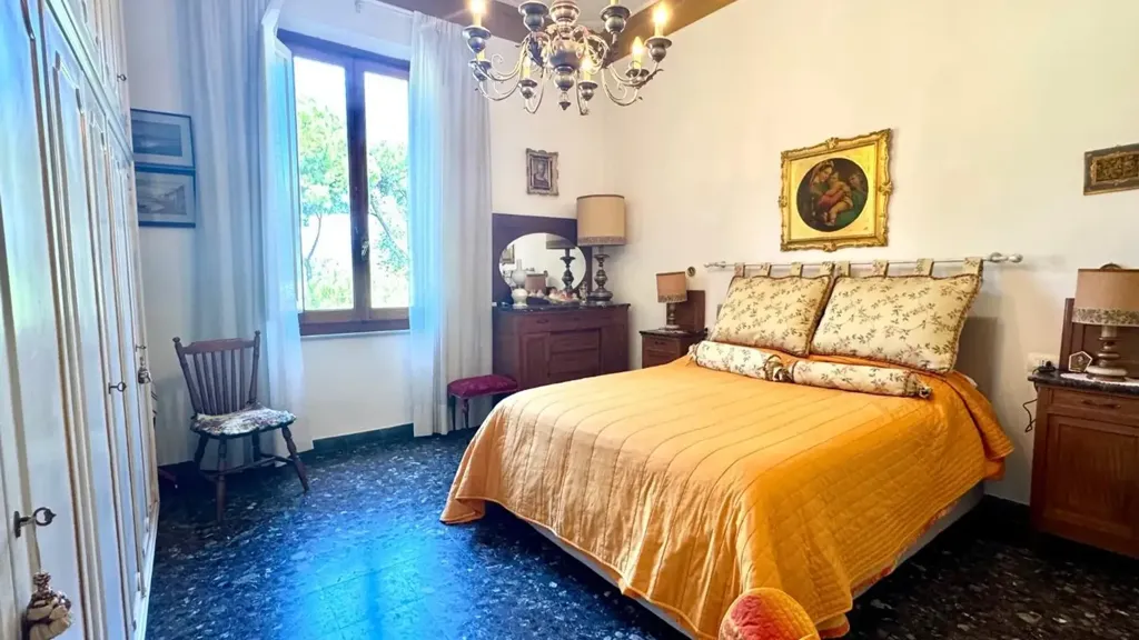 Chambres - Trilocale with Terrace in Central Empoli