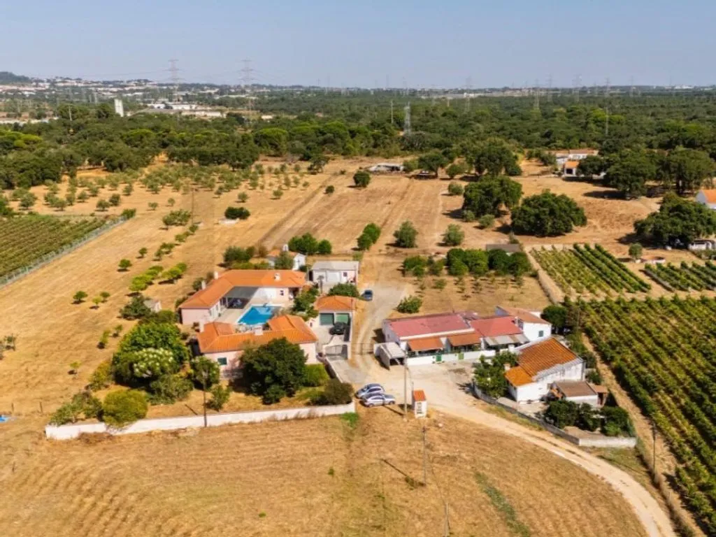 Vue aérienne - Luxury House with Multiple Units in Setúbal