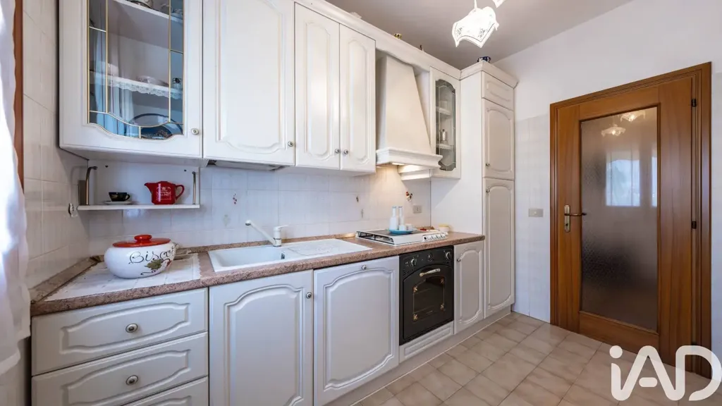 Cuisine - Villa with Courtyard in Massa Fiscaglia