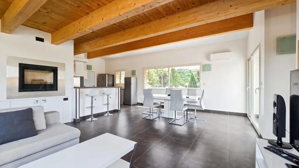 Séjour - Appartement de Standing avec Vue Mer à Propriano