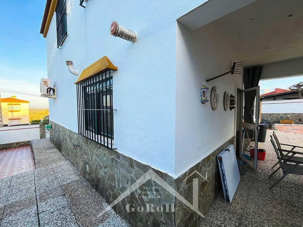 Terrasse - Villa with Pool in La Colinas, Seville