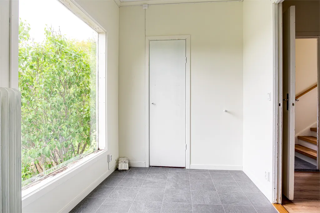 Esik - 2-Storey Villa with Workshop in 795000 SEK