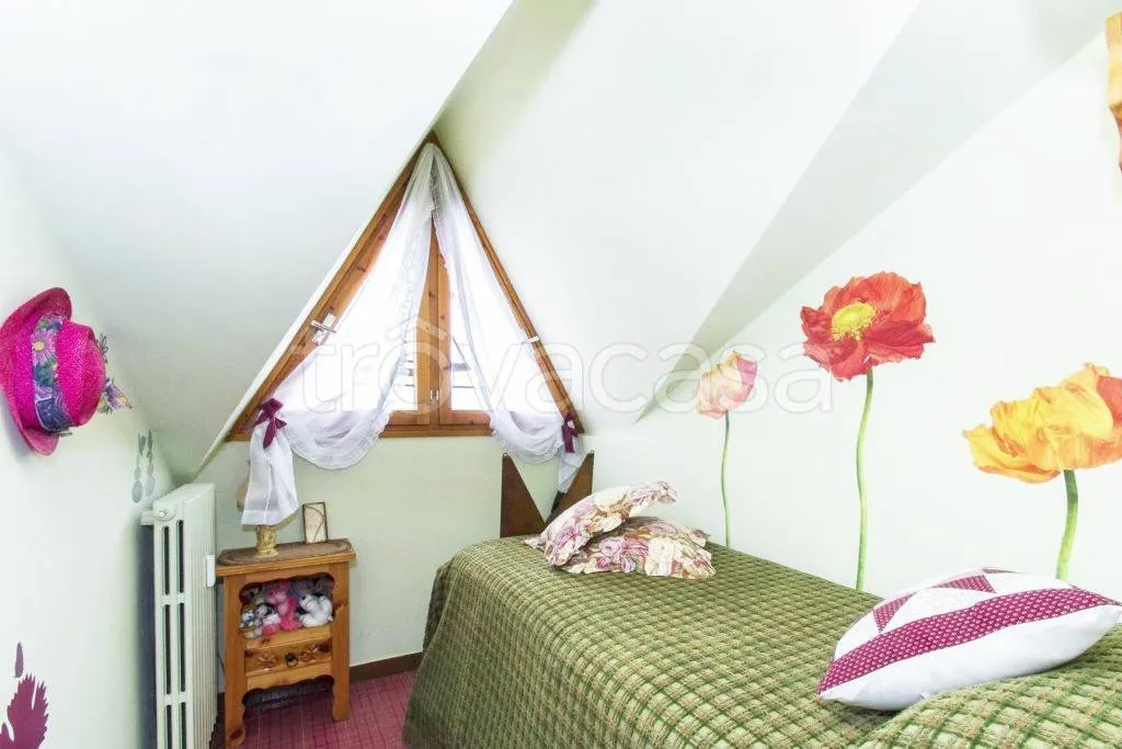 Chambres - Mansard Apartment with Mountain View in Sampeyre