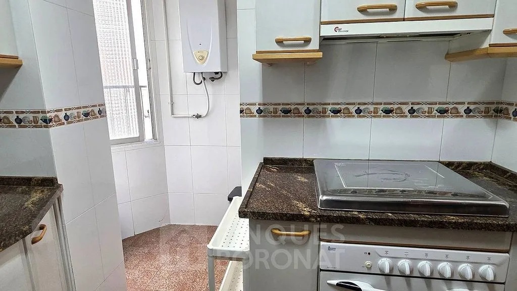 Cuisine - Furnished Flat with Elevator in Nou Eixample Sud, Tarragona