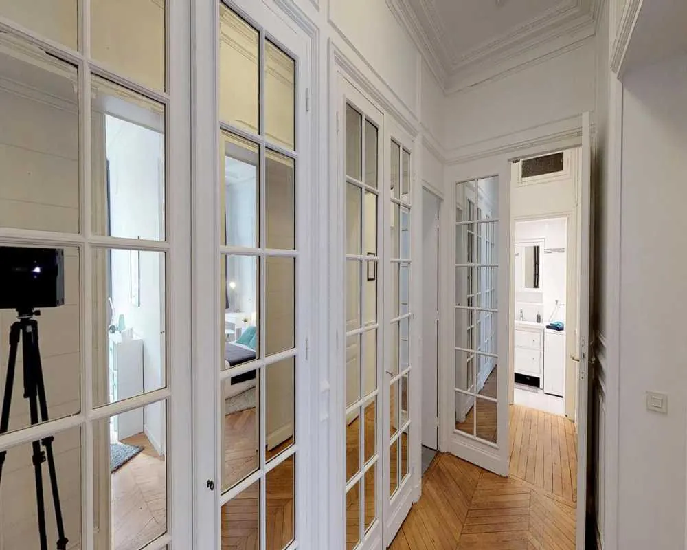 Entrée - Chambre Meublée dans le Quartier Ternes à Paris