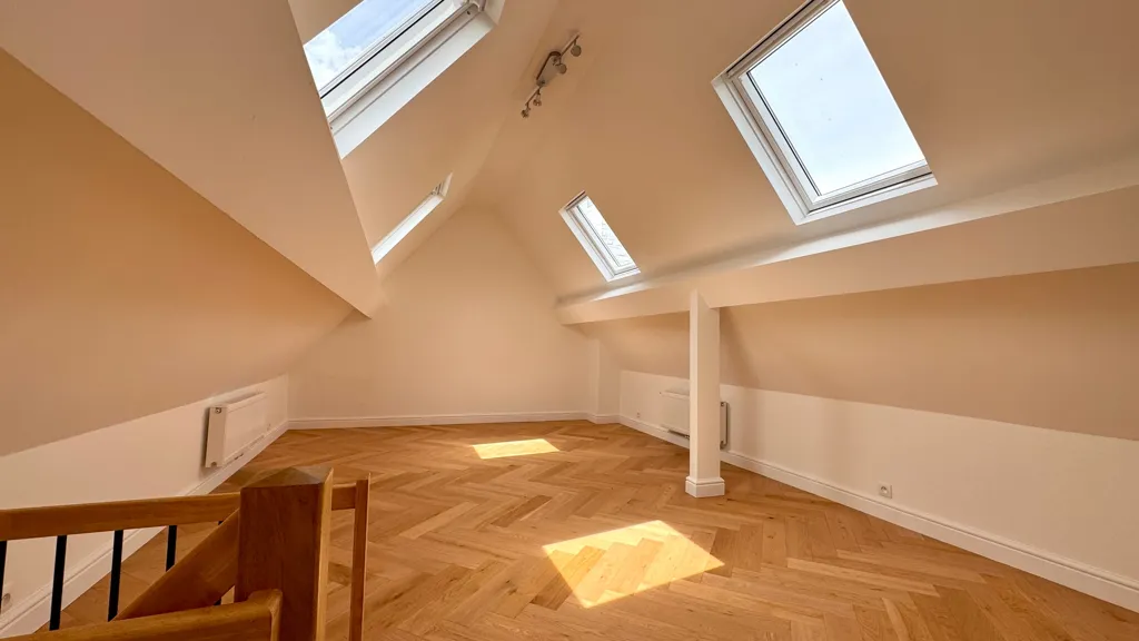 Toad - Renovated Villa with Meuse Views in Wépion