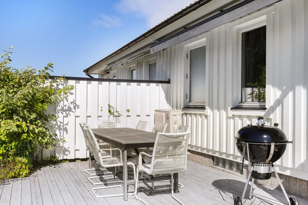 Terrasse - Terraced House with Garden in Hjulsbro, Linköping