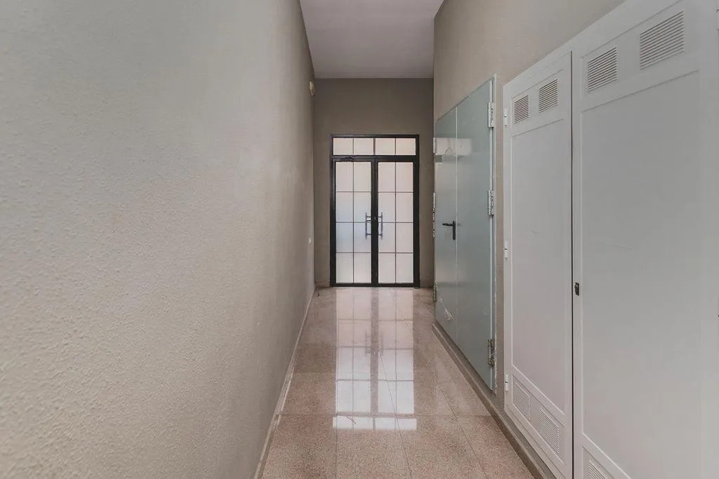 Esik - Occupied Flat with Terrace in Vícar