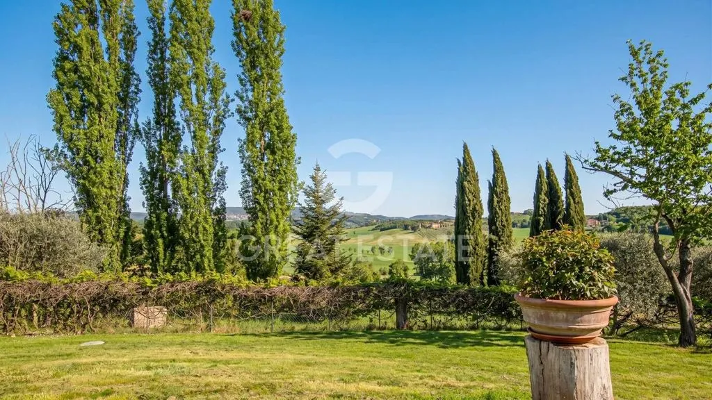 Aed - Restored Tuscan Casale with Panoramic Views in Chiusi