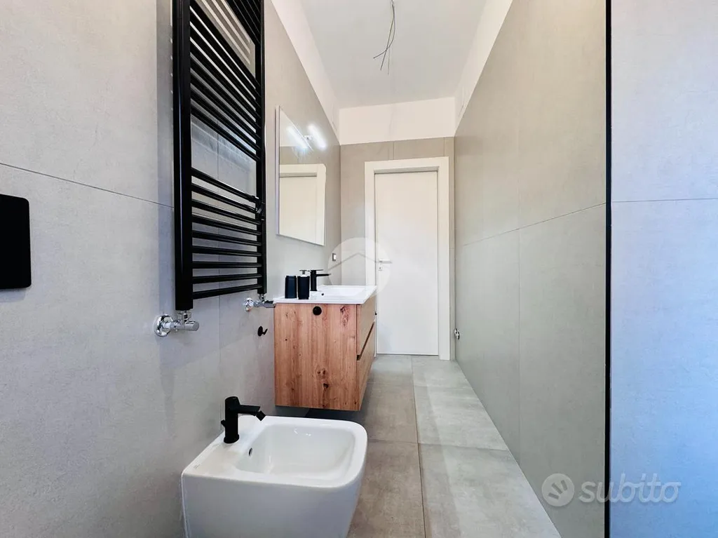Salles de bain - Fully Renovated Apartment with Panoramic Balcony in L'Aquila