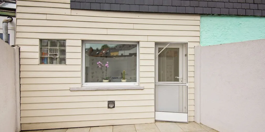 Aed - Renovation-Ready House with Central Location in Kessel