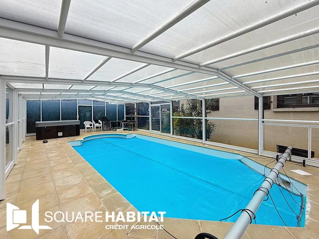 Bassein - Traditional House with Pool in Chevaigné