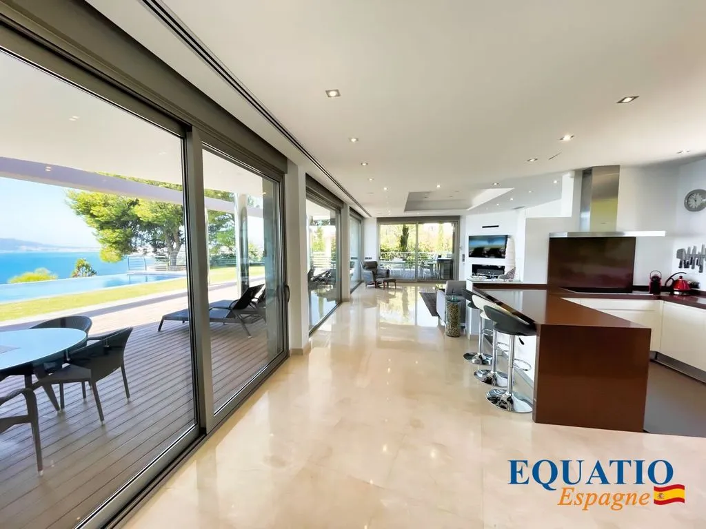 Living Room - Luxury House with Seafront Views in Altea