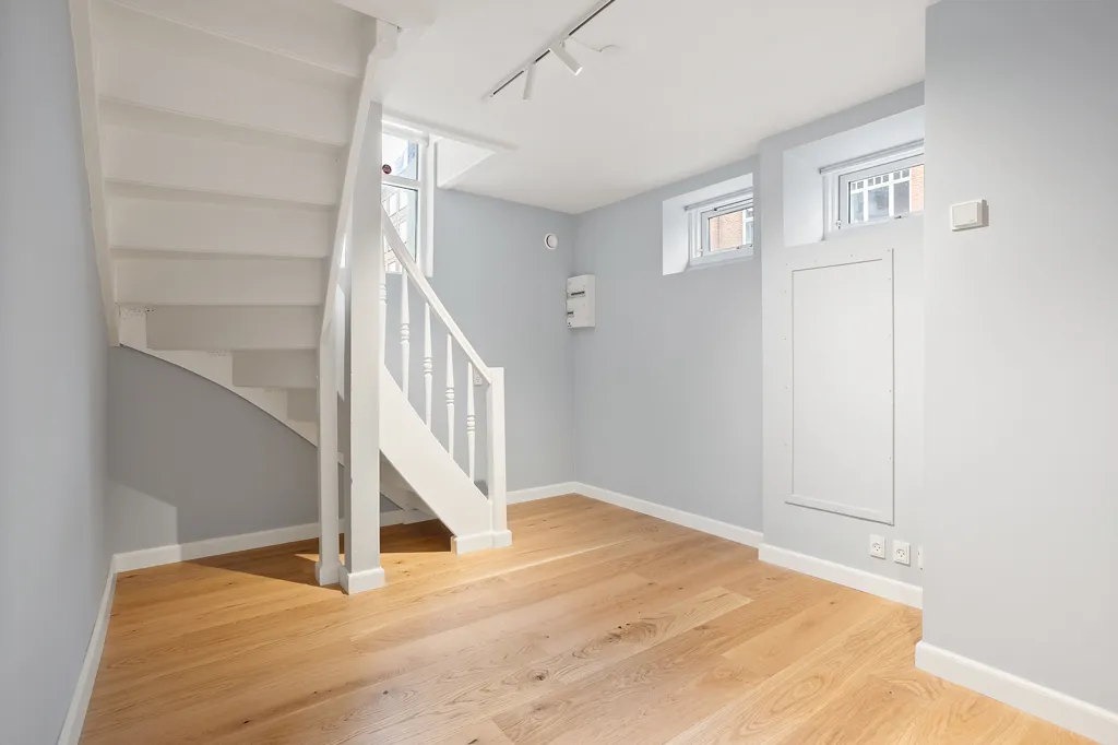 Rooms - Charming Renovated Flat with Parking in Øgaderne